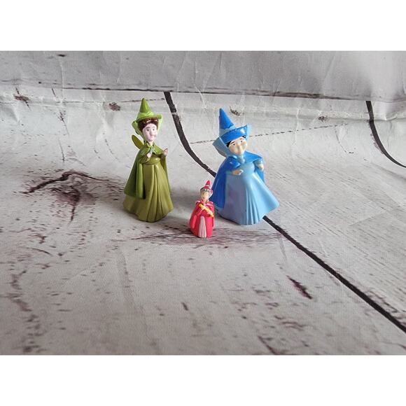 Disney Sleeping Beauty Godmother Fairies Green Blue And Red - Picture 1 of 5